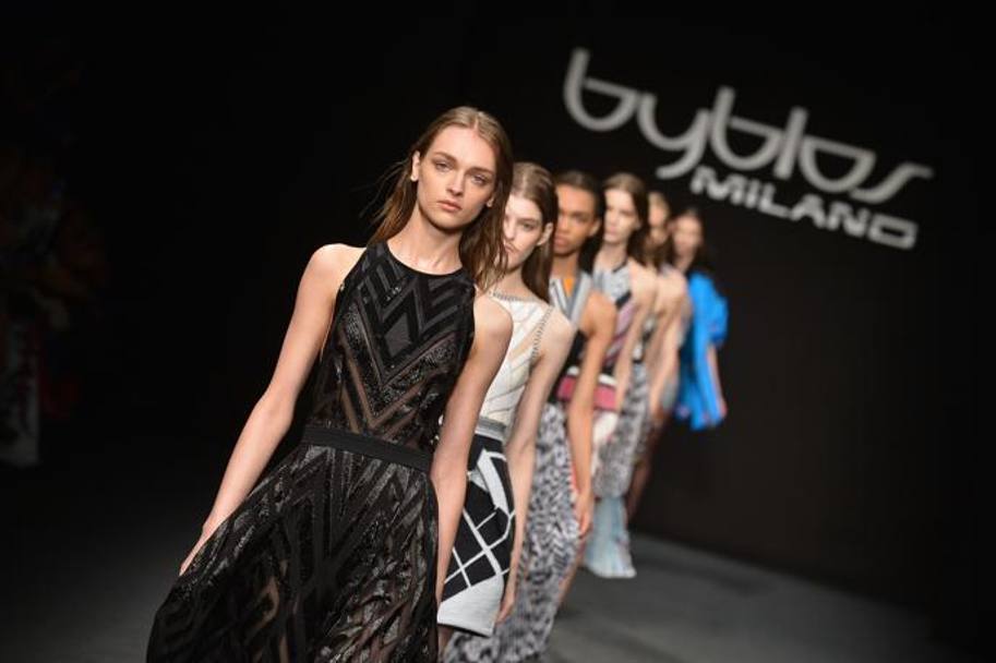 Il fashion designer di Byblos, Manuel Facchini, punta per la prossima estate  su una collezione dallo stile techno: colori fluo e linee geometriche. (foto Afp)